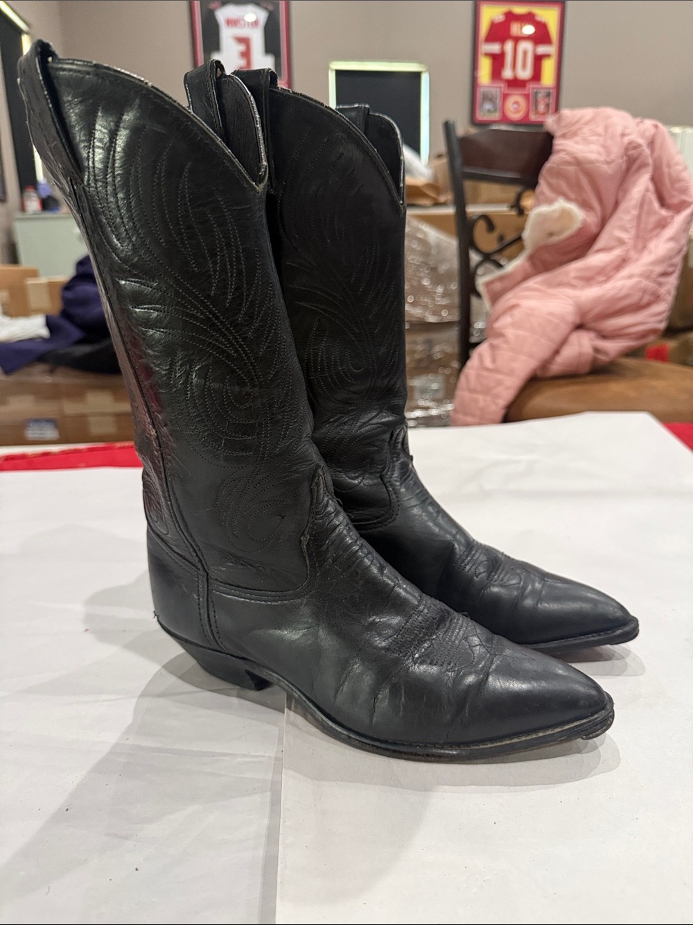 Women's Black Leather Pointed-Toe Western Heeled Boots